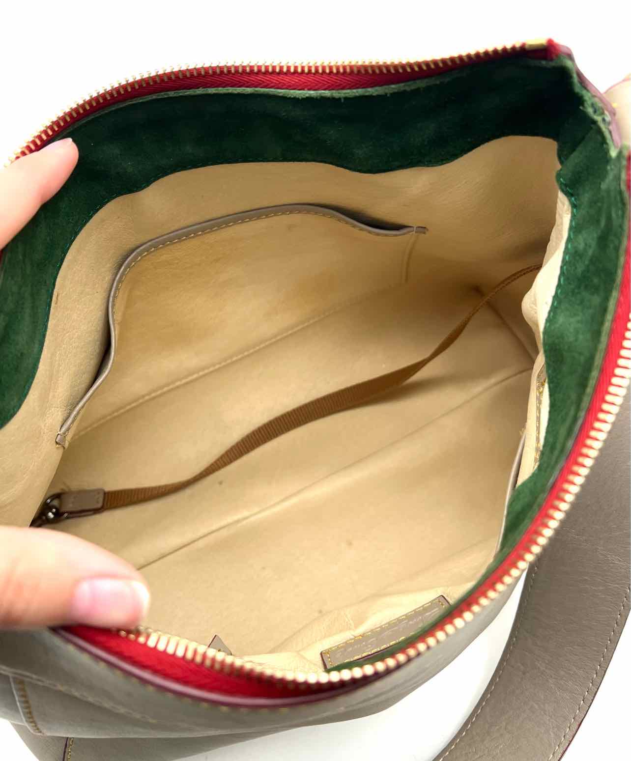 Dooney & Bourke Size L Taupe/Gold Hobo Buckle Leather Designer Purse - Image 10