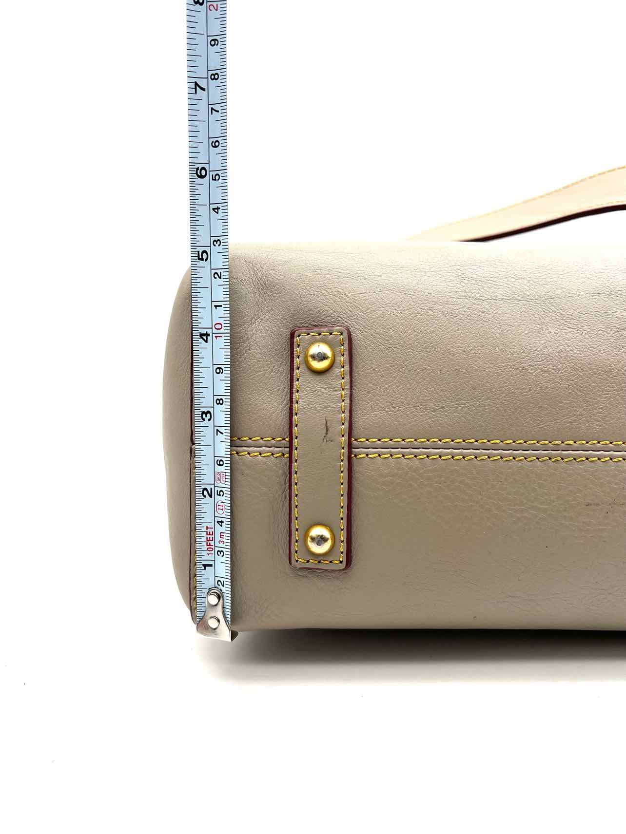 Dooney & Bourke Size L Taupe/Gold Hobo Buckle Leather Designer Purse - Image 12