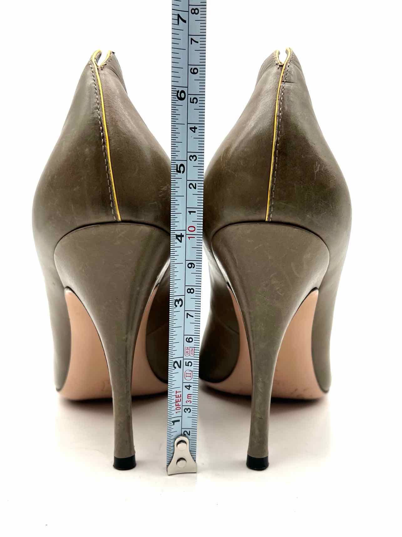Gianvito Rossi Size 8 Olive/Yellow Trim Leather Designer Pumps - Image 8