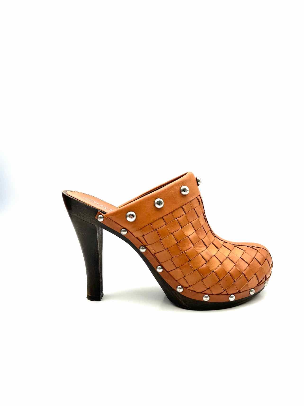 Hollywould Size 7? Tan/Silver Studded Woven W/ BOX!!! Shoes Clogs - Image 5