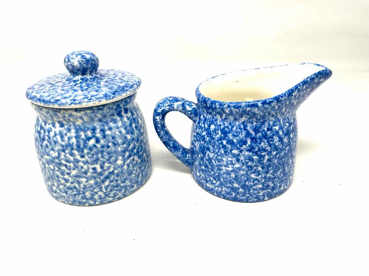 Los Angeles Pottery Blue/White Stippled Home Decor Sugar/Cream Set