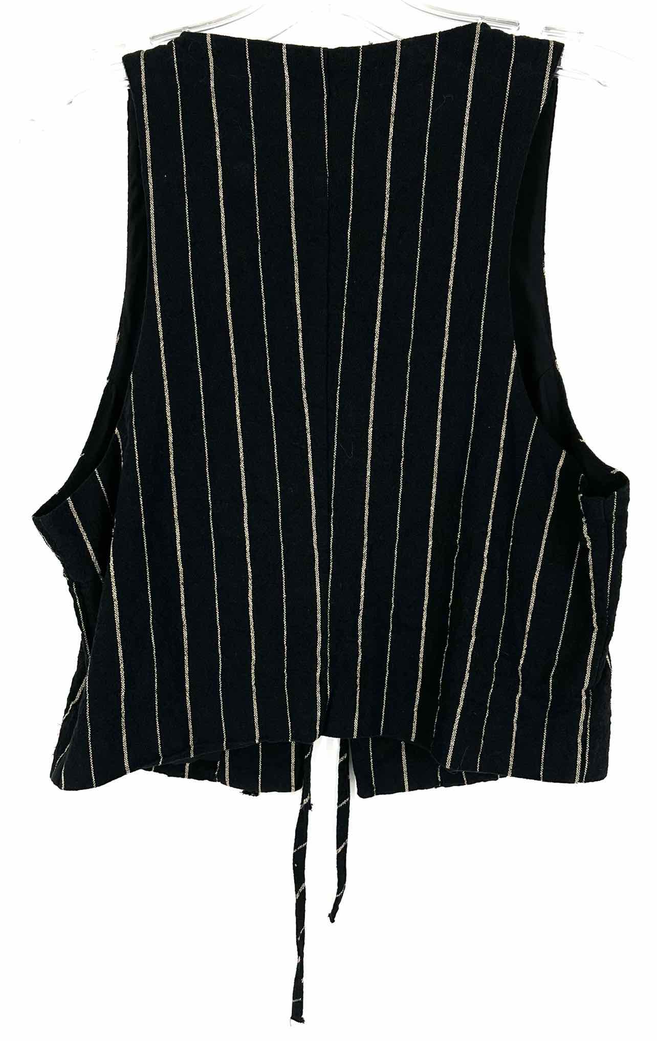 Love Tree Size M Black/Beige Stripe Tie Front Tops Top-Sleeveless - Image 2