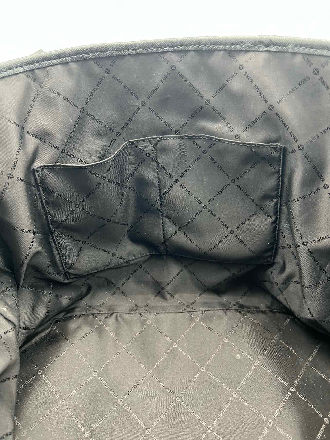 Michael Michael Kors Black/Gray Leather Drawstring Monogrammed AS IS Tote - Image 6
