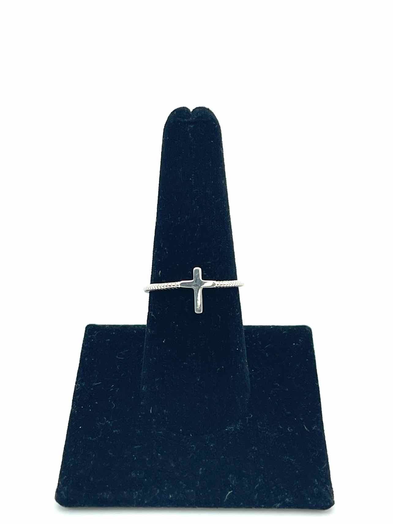 Size 8.5 Silver Cross Sterling Silver Jewelry Ring