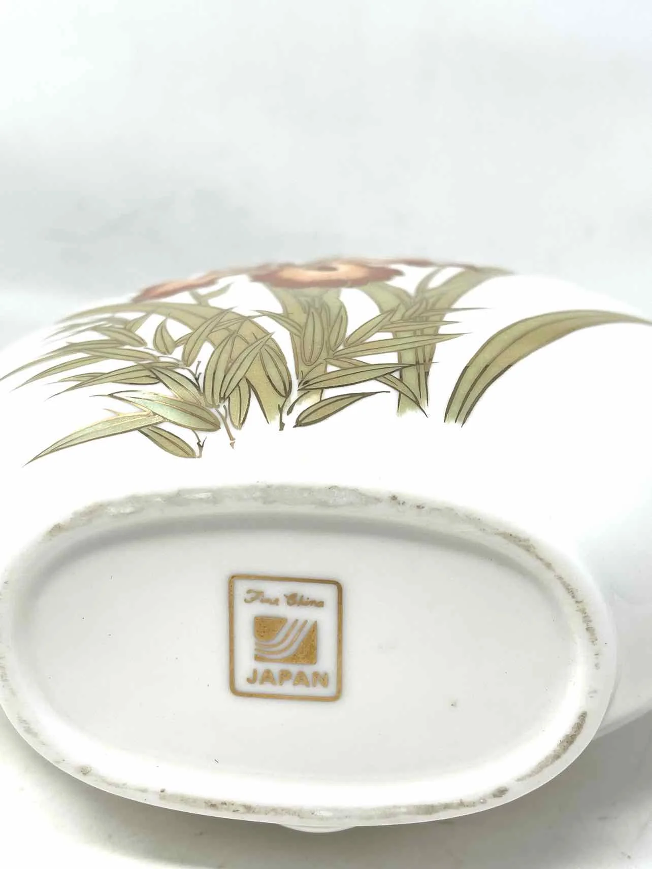 White/Multi Iris Japanese Home Decor Vase - Image 3